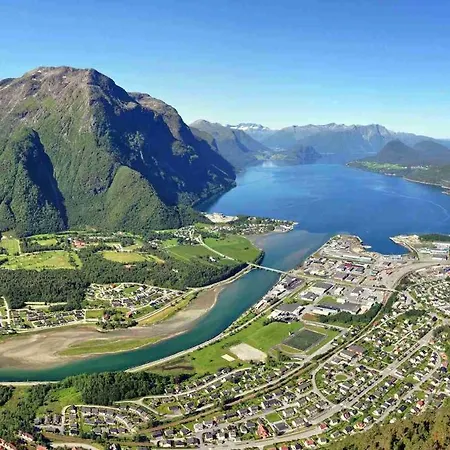 Апартаменты Heinali Isfjorden